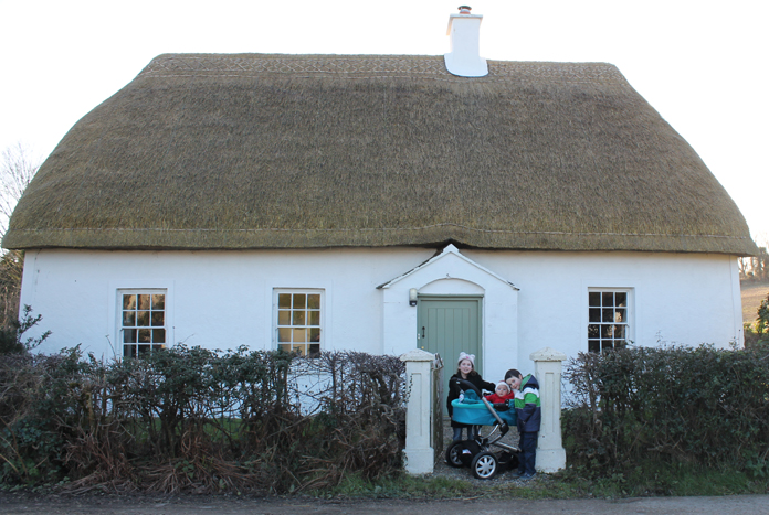Thatched House, Ballygarran, Wexford 15 - Réiltín, Fiachra and Diarmuid Breen (2